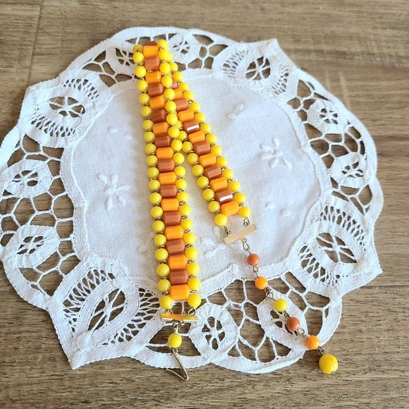 Bohemian vintage orange and yellow plastic chocker necklace. - Picture 1 of 6